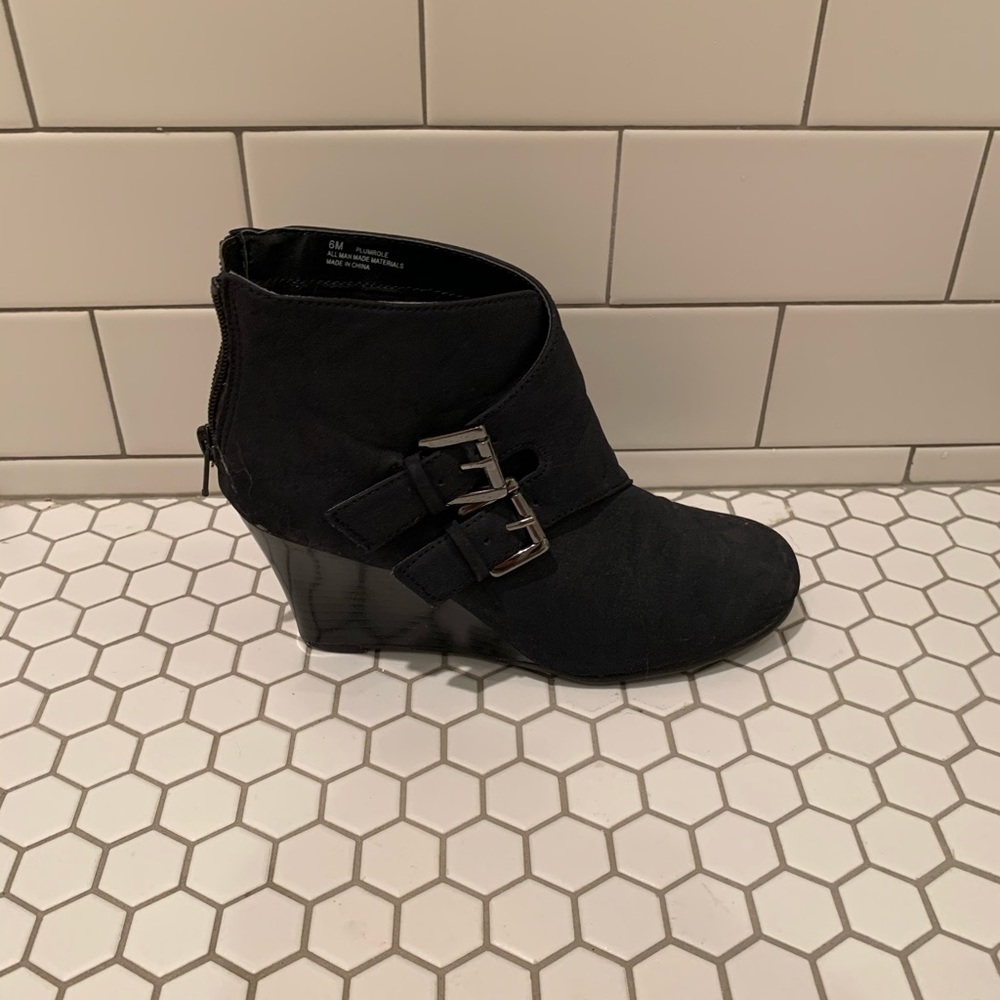 black heeled boots